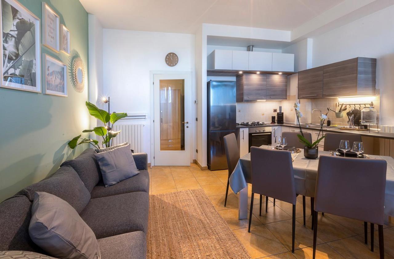 マチェラータCavour Elegante Loft In Centroアパートメント エクステリア 写真