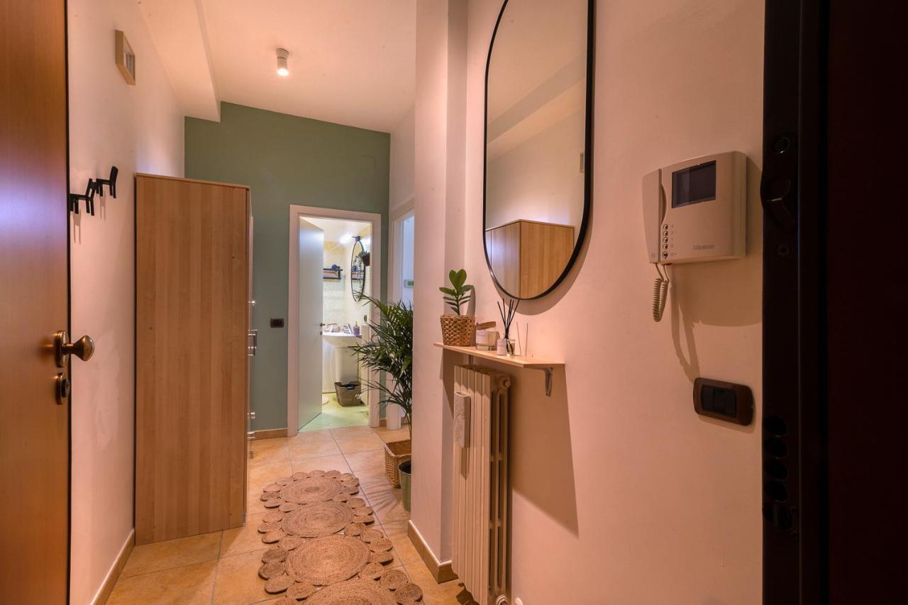 マチェラータCavour Elegante Loft In Centroアパートメント エクステリア 写真